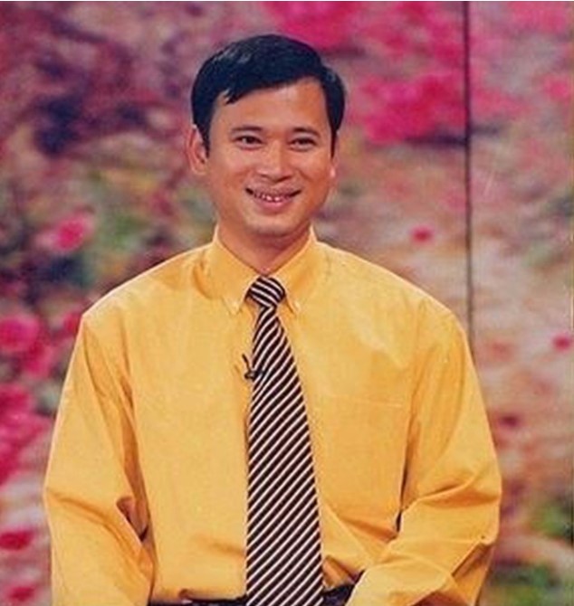 Long Vũ nổi tiếng khi dẫn dắt chương trình Ai Là Triệu Phú.