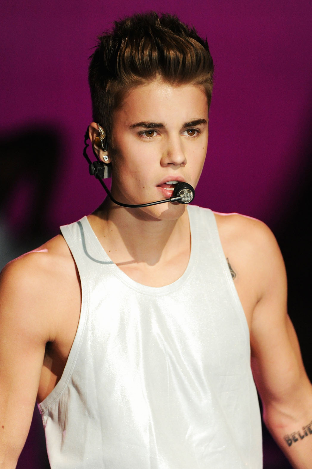 Justin Bieber đưa cả loạt nhạc cũ trở lại BXH toàn cầu