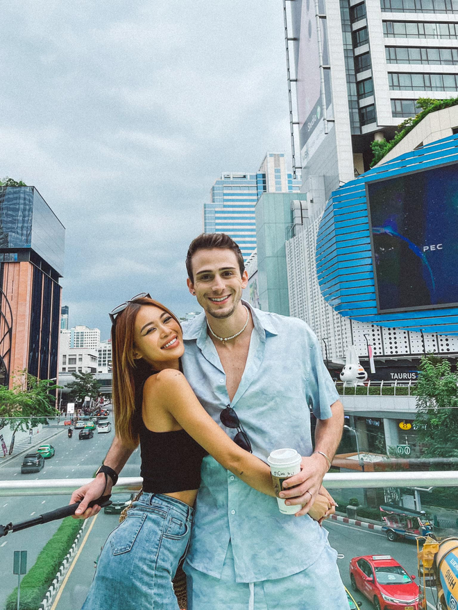 Cặp đôi thuở mới hẹn hò.