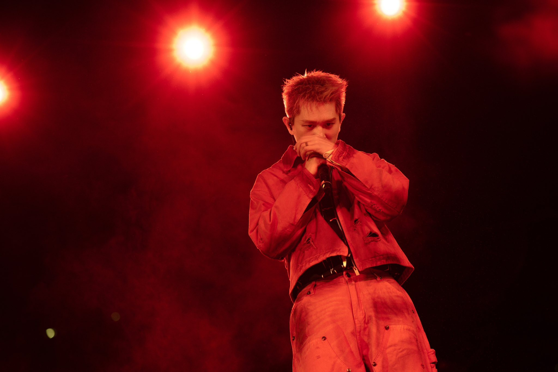 Chỉ trong 3 năm kể từ khi lấn sân gameshow, B Ray đã phải xin lỗi ít nhất 6 lần