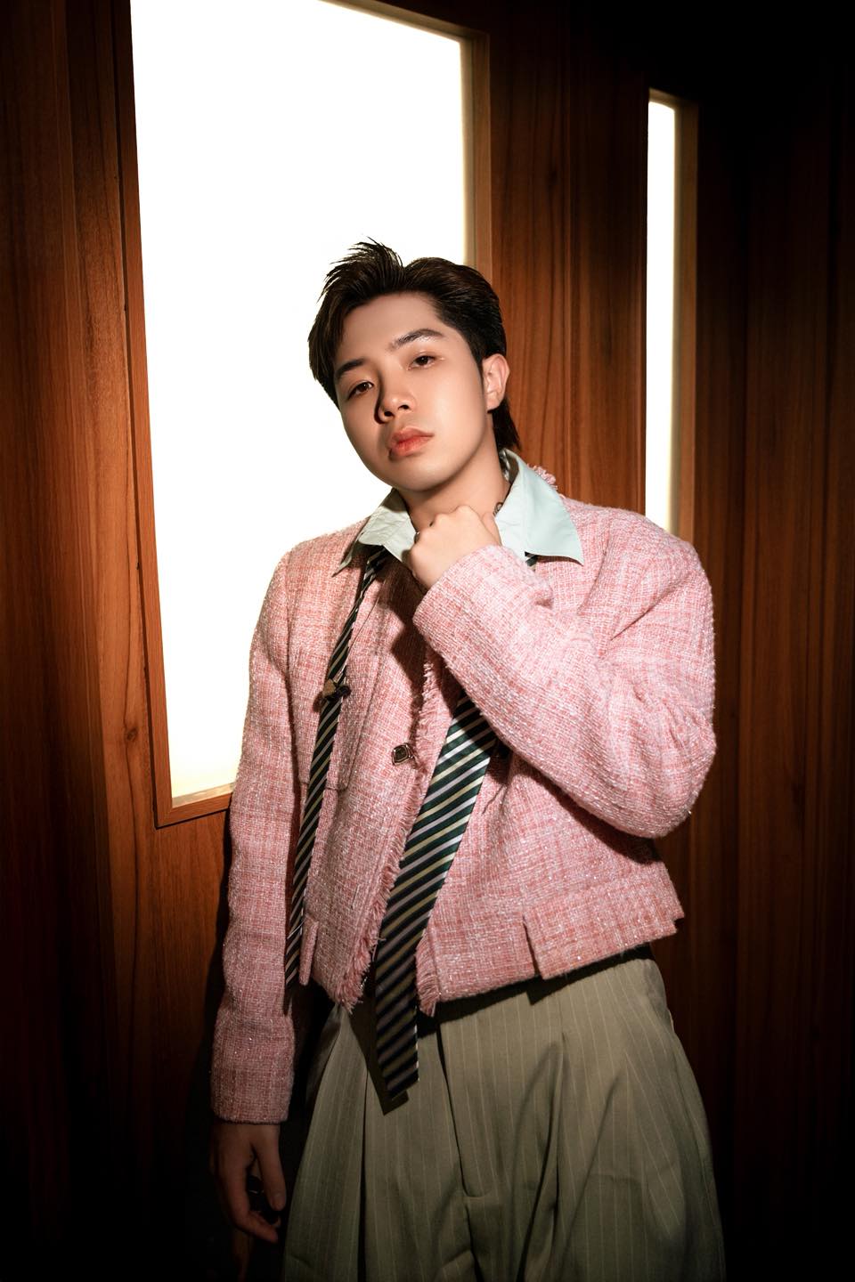 Anh đã lên tiếng xin lỗi như dư luận vẫn chưa được 