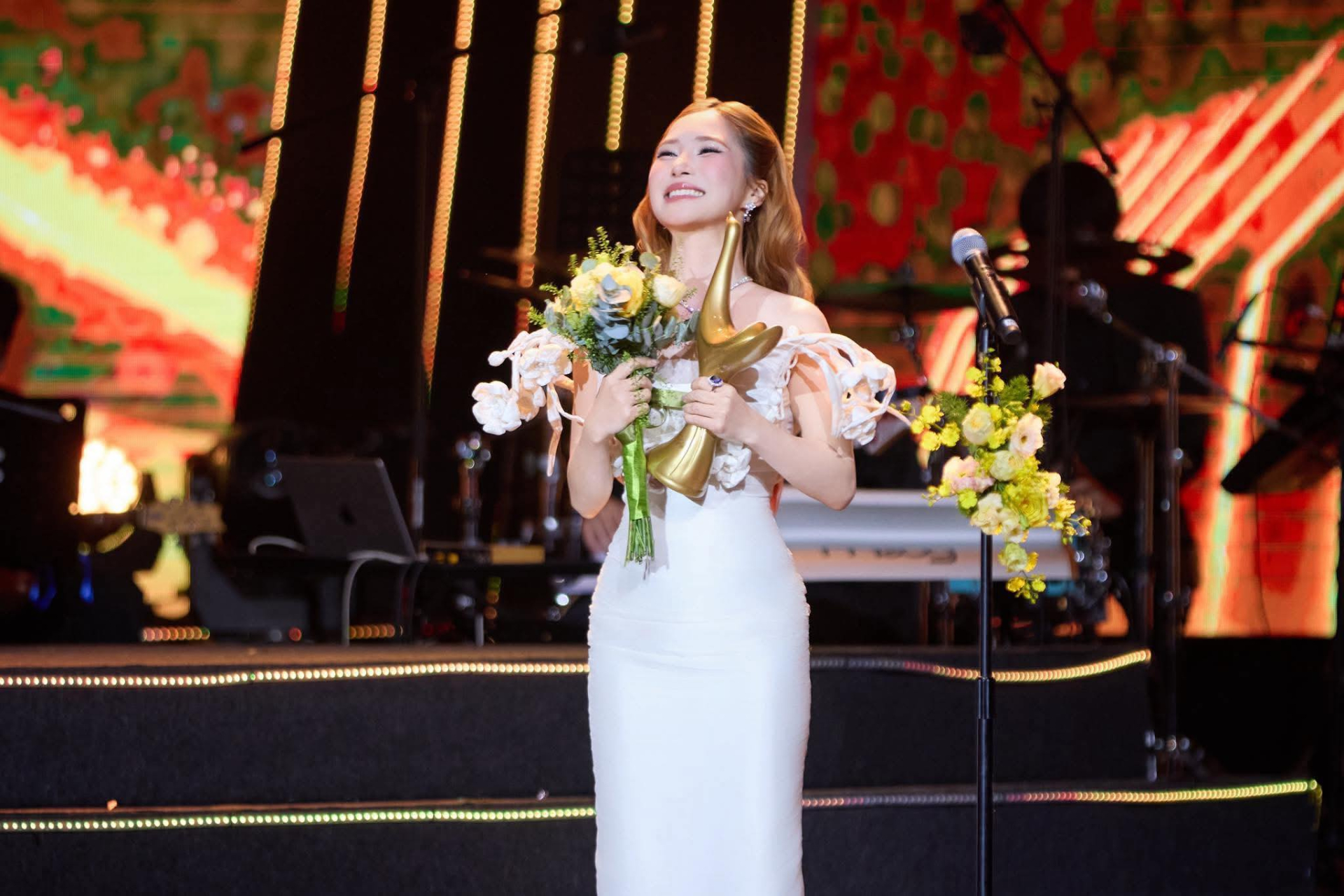 Hương Tràm nhận giải Cống hiến 2026 hạng mục Album của năm