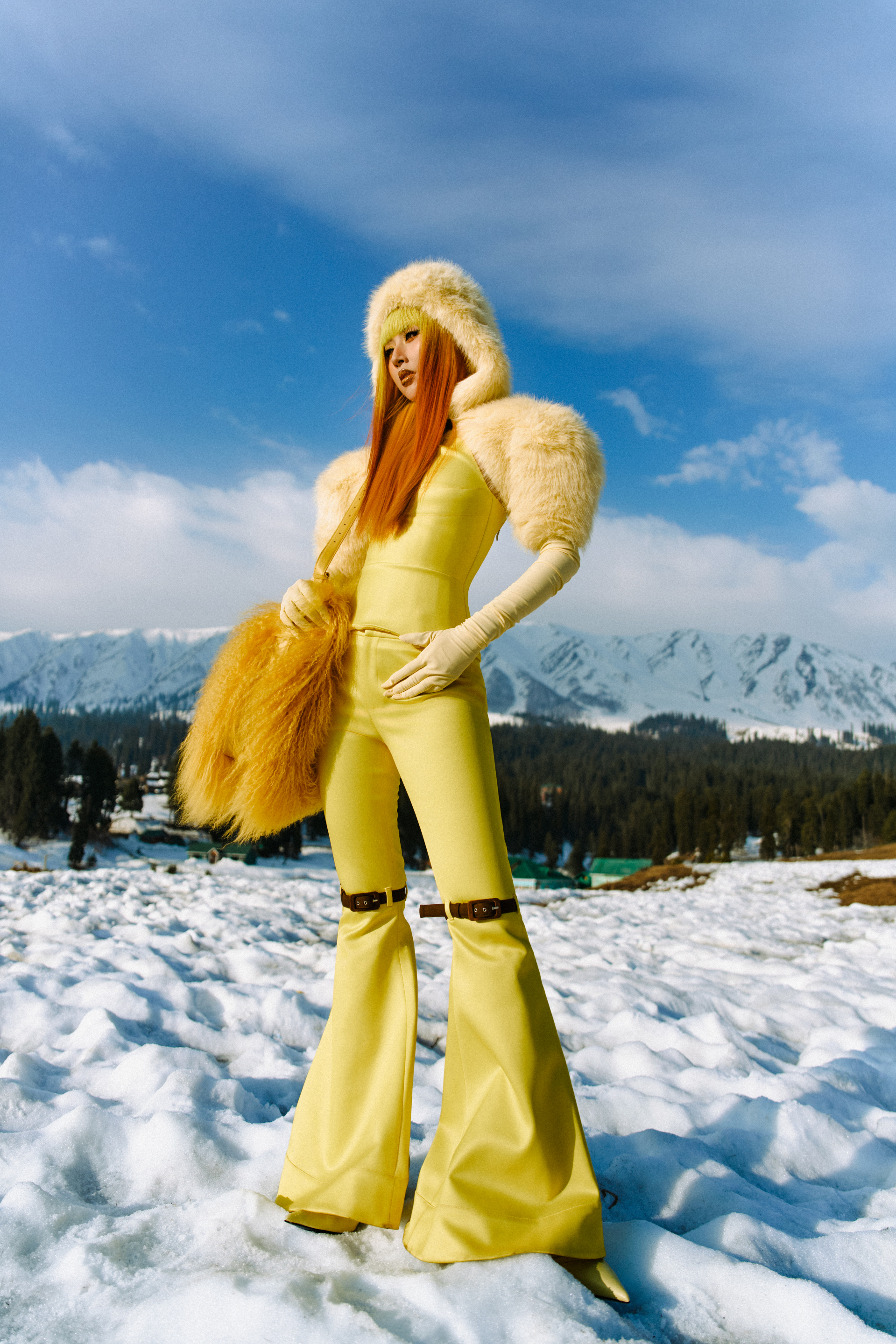  Nhìn vào 3 MV mới nhất đều toát ra mùi tiền, cư dân mạng liên tục hỏi “Quỳnh Anh Shyn làm gì mà giàu thế?”