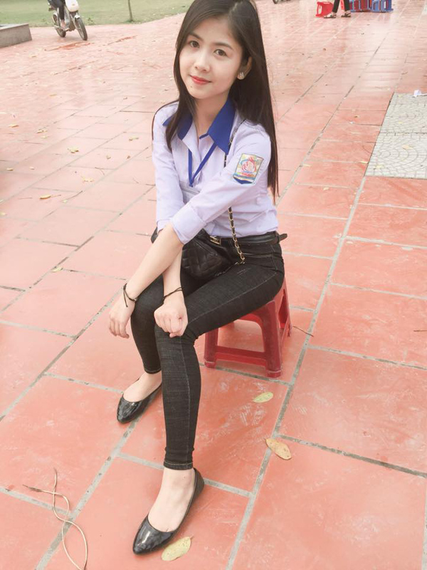 Cuộc sống hiện tại của hot girl chân khoèo đình đám: Đã chồng con, phản hồi khi bị nói “tàn tạ”