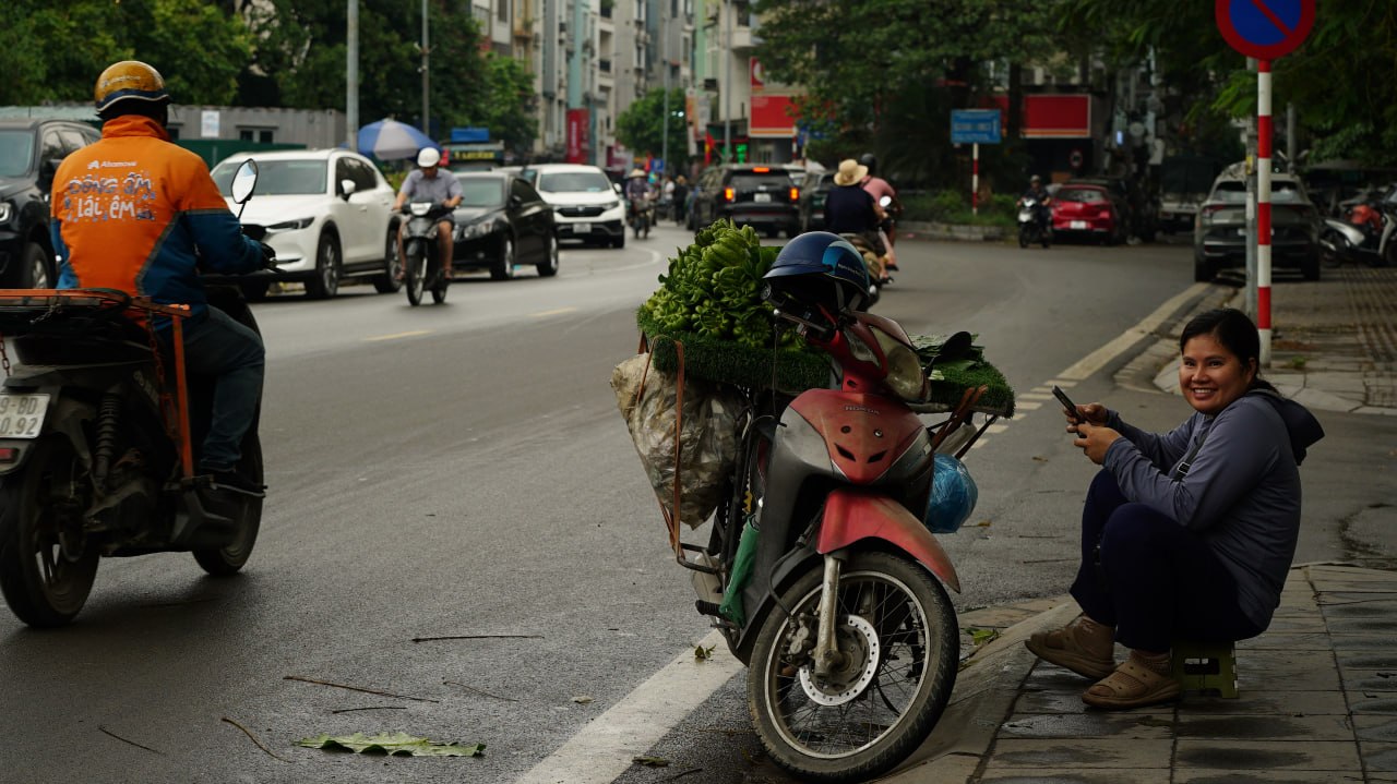 Cùng với đó, sau nhiều ngày oi nóng, nhiệt độ tại thành phố cũng giảm từ 4 - 5 độ C, thời tiết mát mẻ