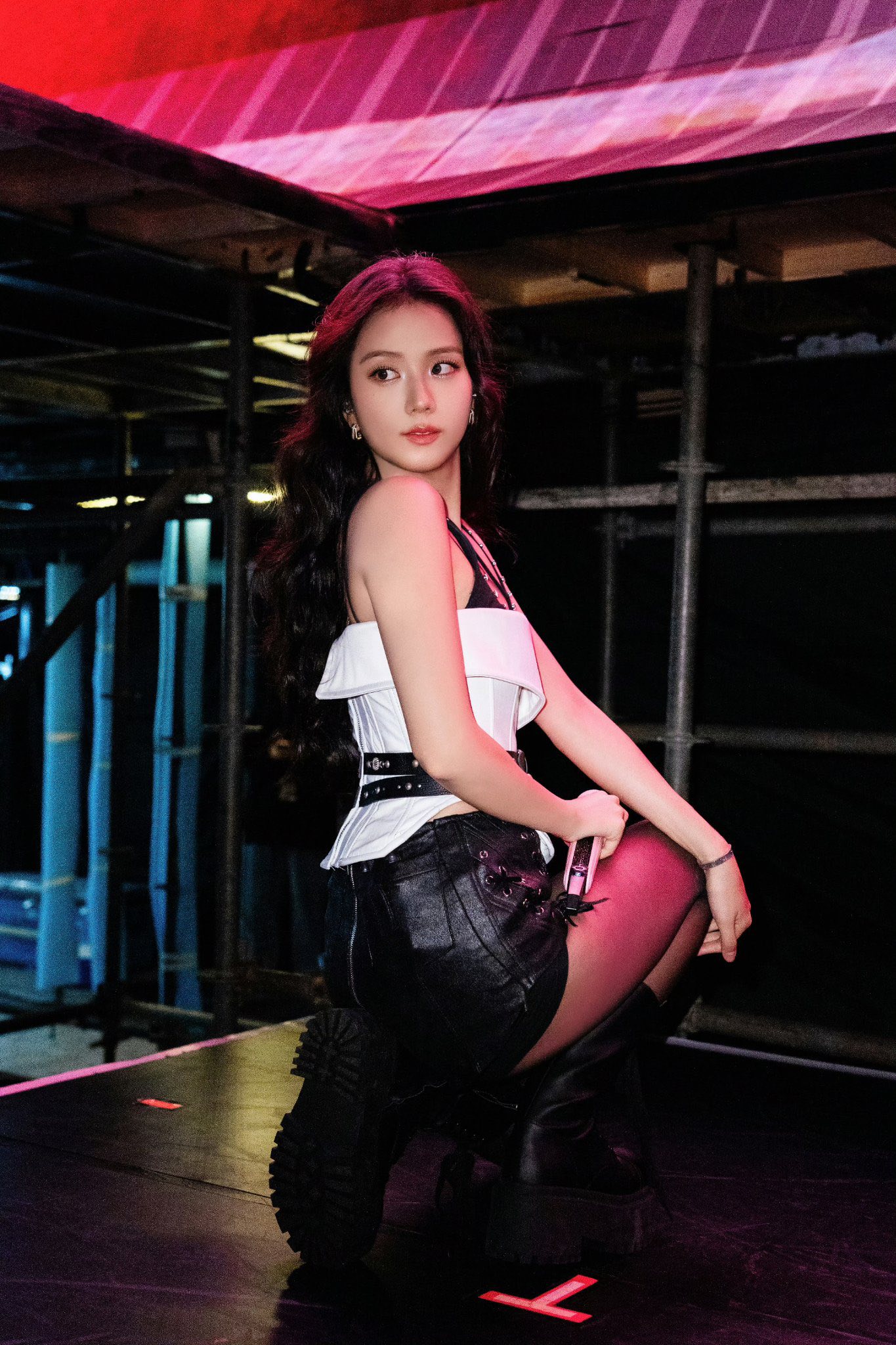 Sự nghiệp trăm tỷ của Jisoo (BLACKPINK): Mỹ nhân đẹp nhất nhóm nữ toàn cầu, đi hát 10 năm vẫn bị chê bất tài