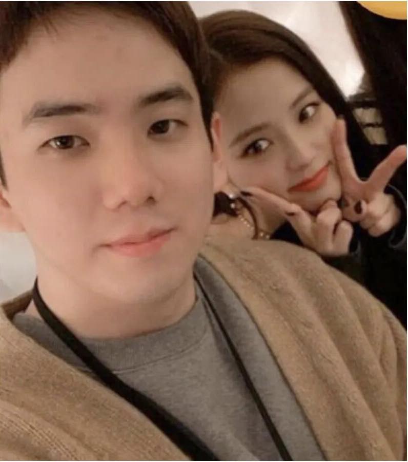 Jisoo và anh trai ruột