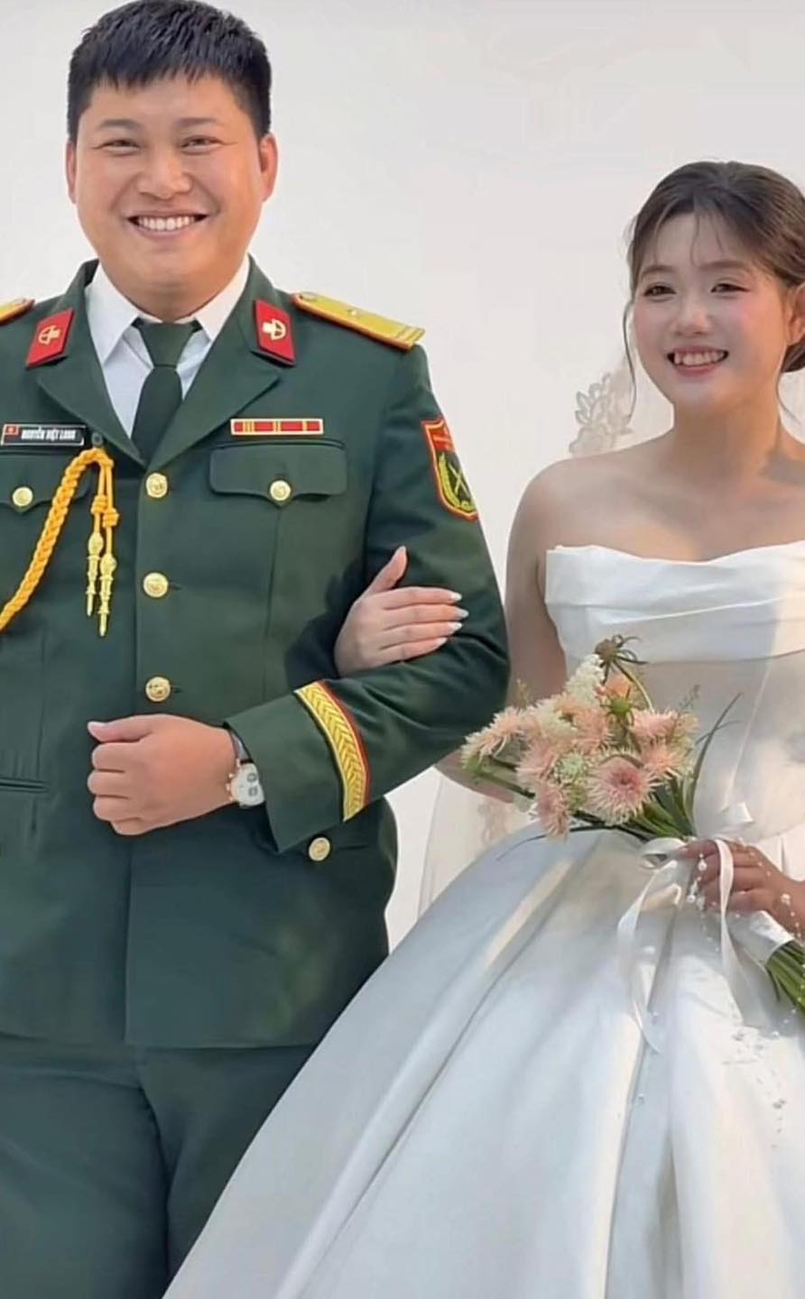 Một số hình ảnh khác của cặp đôi được chia sẻ trên MXH