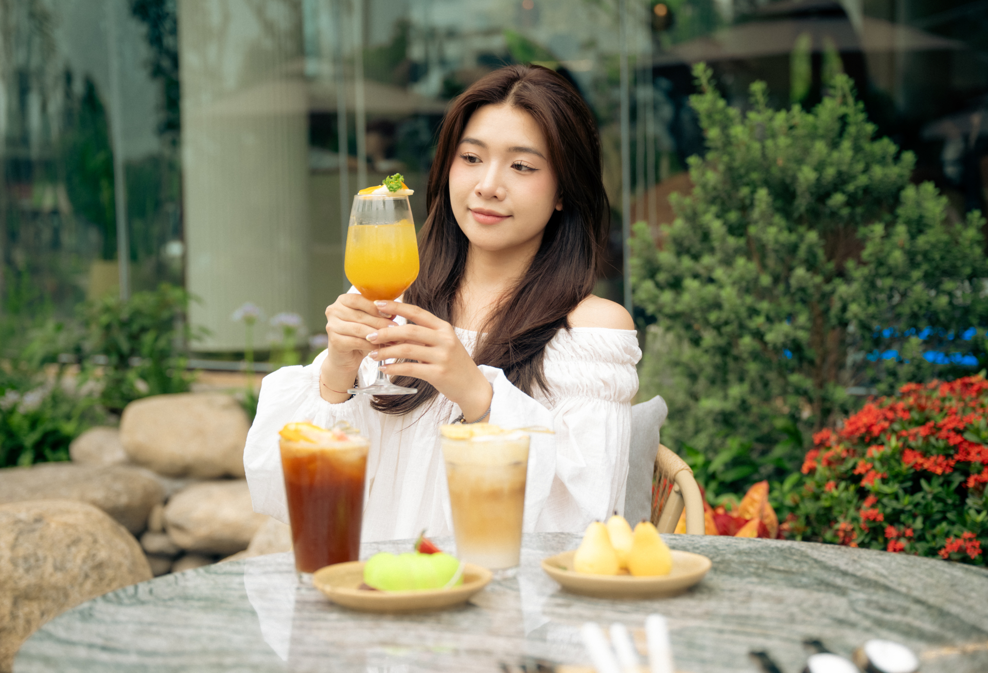 Quán cafe khủng ngay trong khuôn viên trường đại học đẹp nhất Việt Nam: Giao diện 