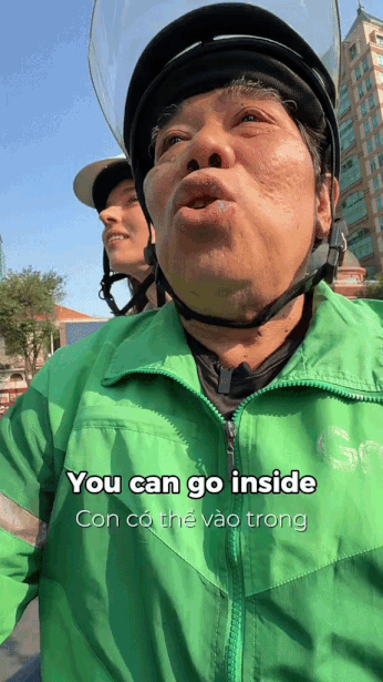 Clip: Màn 'bắn' tiếng Anh của chú tài xế xe ôm công nghệ với khách Tây khiến ai xem cũng phải tua chậm