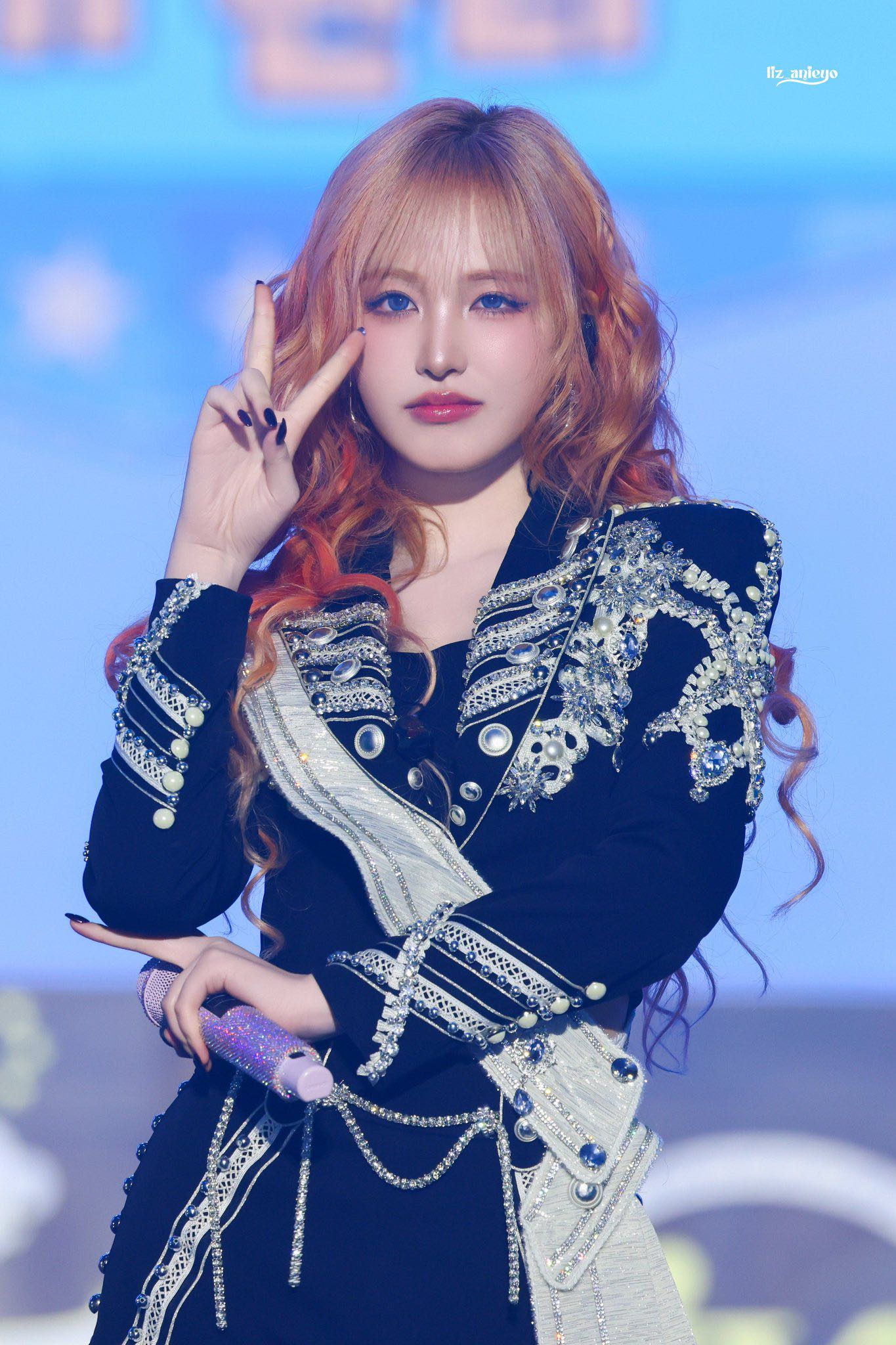 Đường nét gương mặt ngày càng trưởng thành