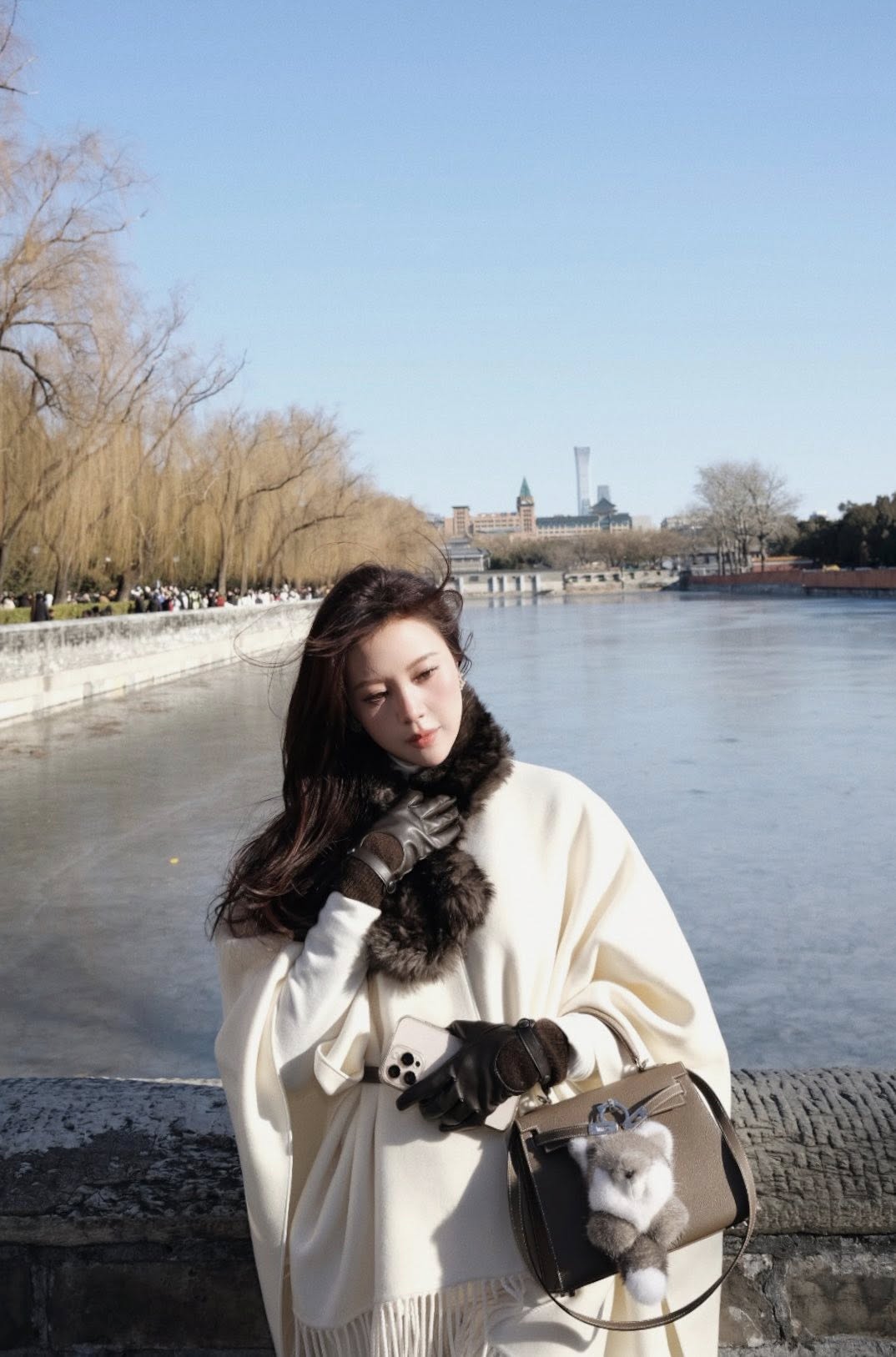 Cựu tiếp viên Vietnam Airlines đóng MV với Sơn Tùng M-TP: Lấy chồng giám đốc ở Hà Nội, sinh liền 2 con, giờ ra sao?