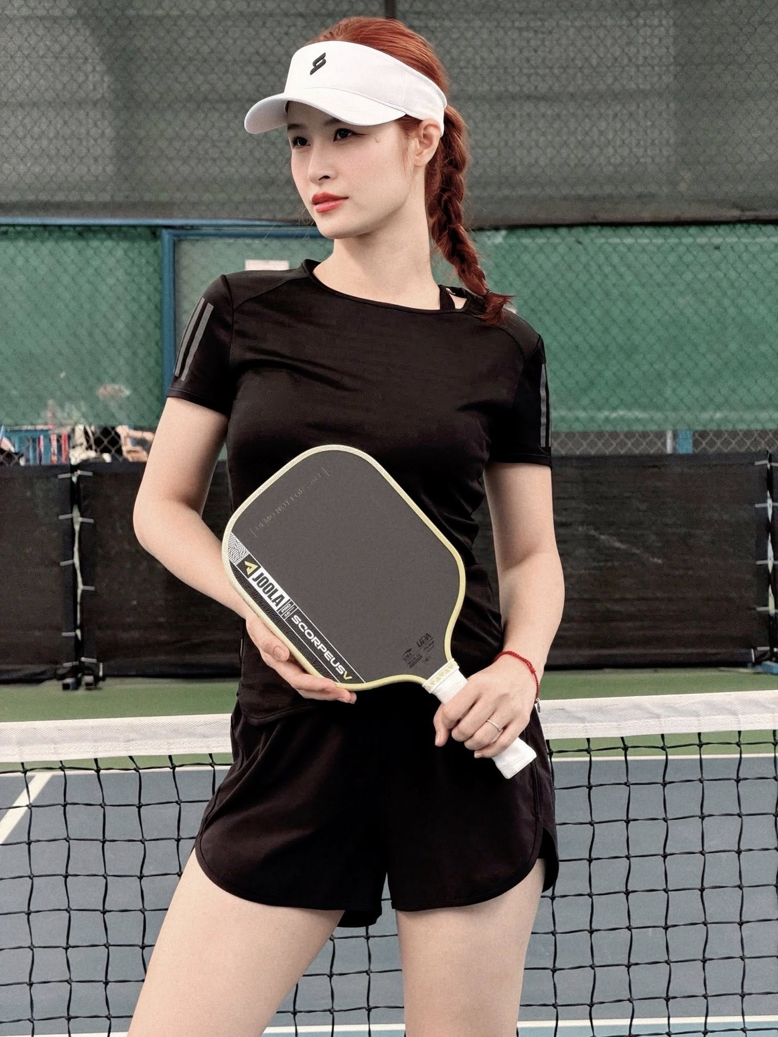 Đông Nhi chăm chỉ tập luyện thể thao, gần đây thường xuyên ra sân pickleball