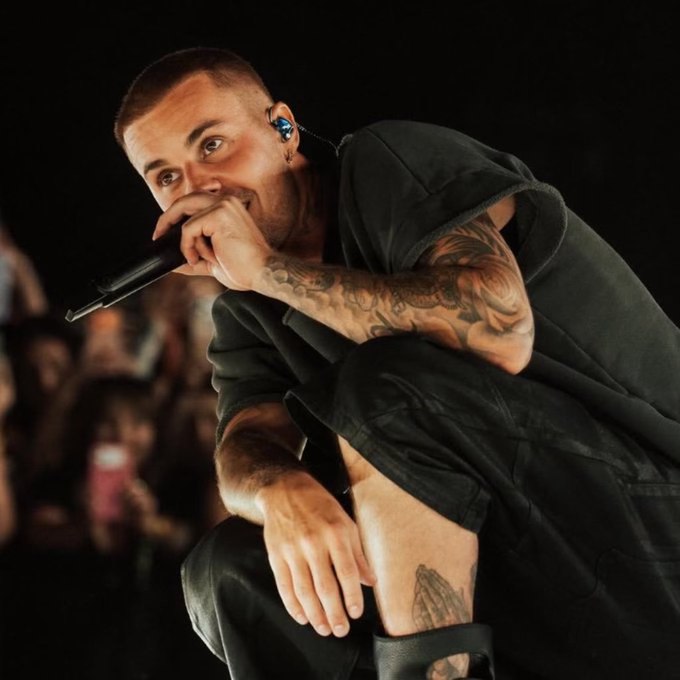   Sự xuất hiện của Justin Bieber tại Coachella 2026 không đơn thuần là một màn biểu diễn âm nhạc, mà đã nhanh chóng vượt khỏi khuôn khổ của một sân khấu lễ hội để trở thành hiện tượng văn hóa toàn cầu (ảnh: X)  