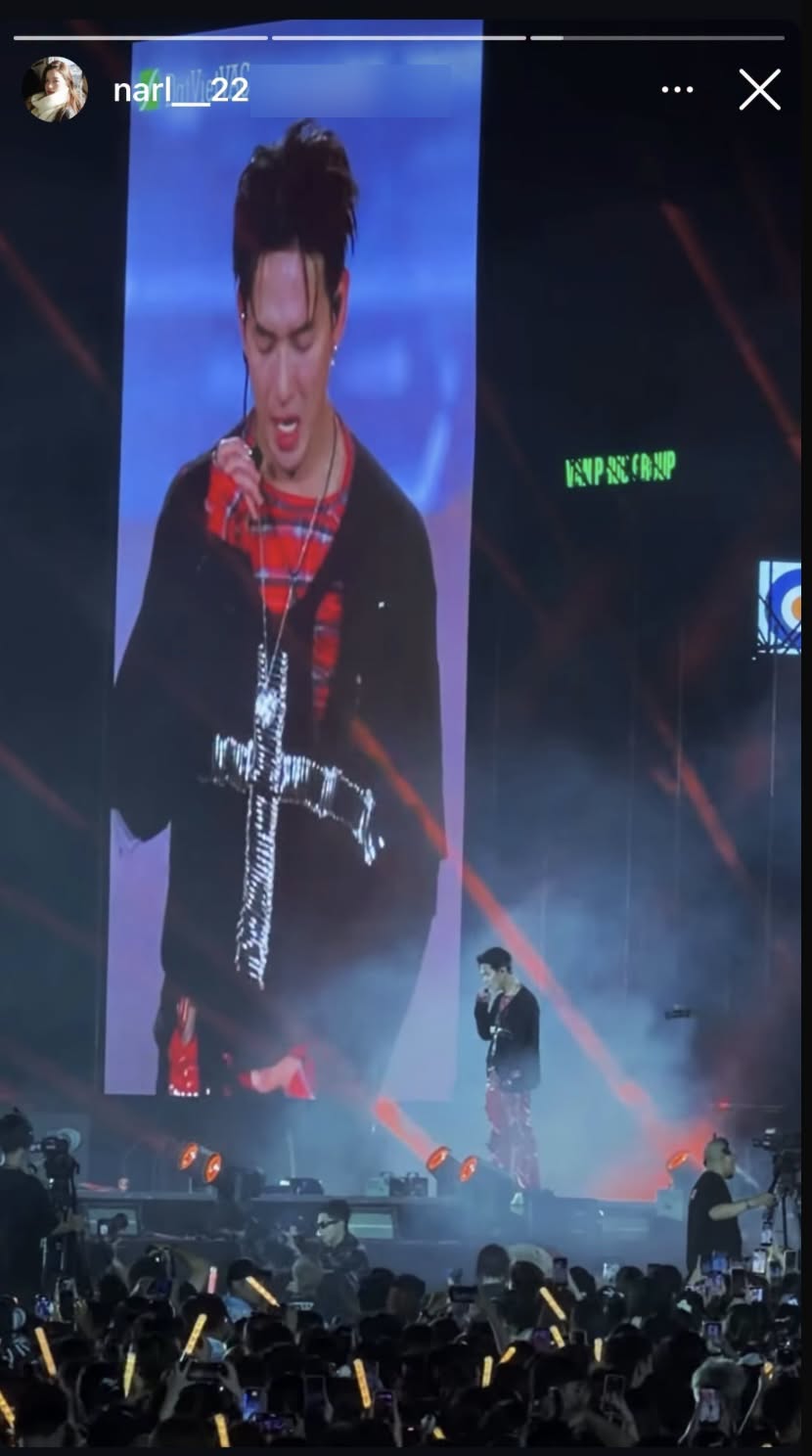 Cô không ngại ngần đăng tải story zoom cận Song Luân trên sân khấu