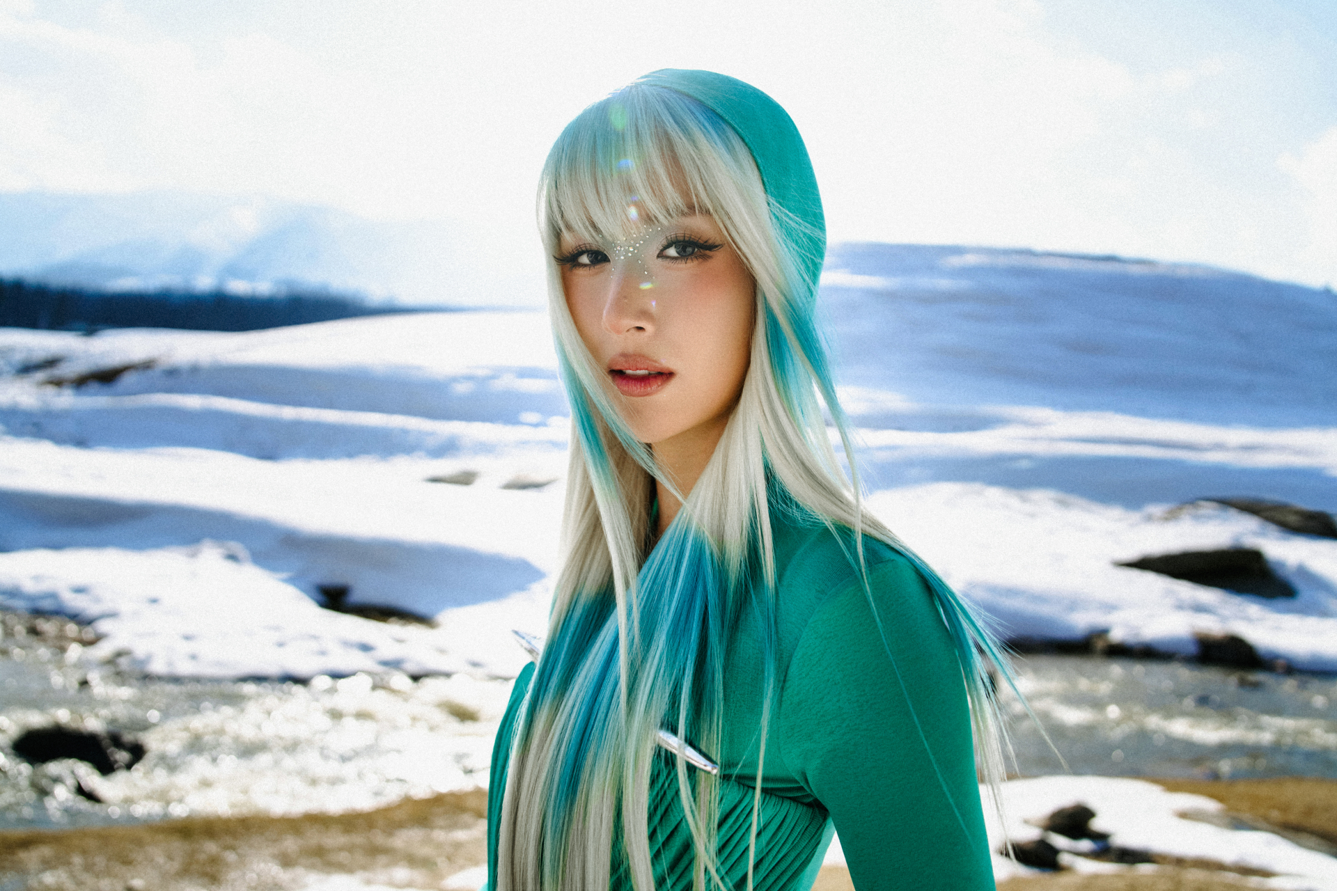 Quỳnh Anh Shyn không cần phải dùng drama để thu hút sự chú ý hướng đến sản phẩm âm nhạc (ảnh: FBNV)