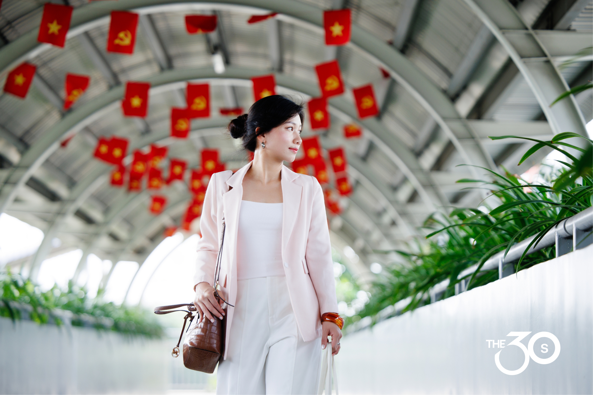 Thói quen đi bộ vào sáng sớm giúp chị Dung cải thiện sức khỏe, tinh thần bắt đầu một ngày mới.