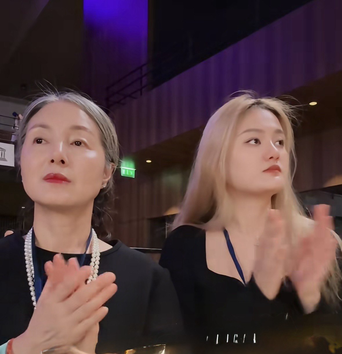 Bà cũng có thể dành thời gian đi du lịch cùng con.