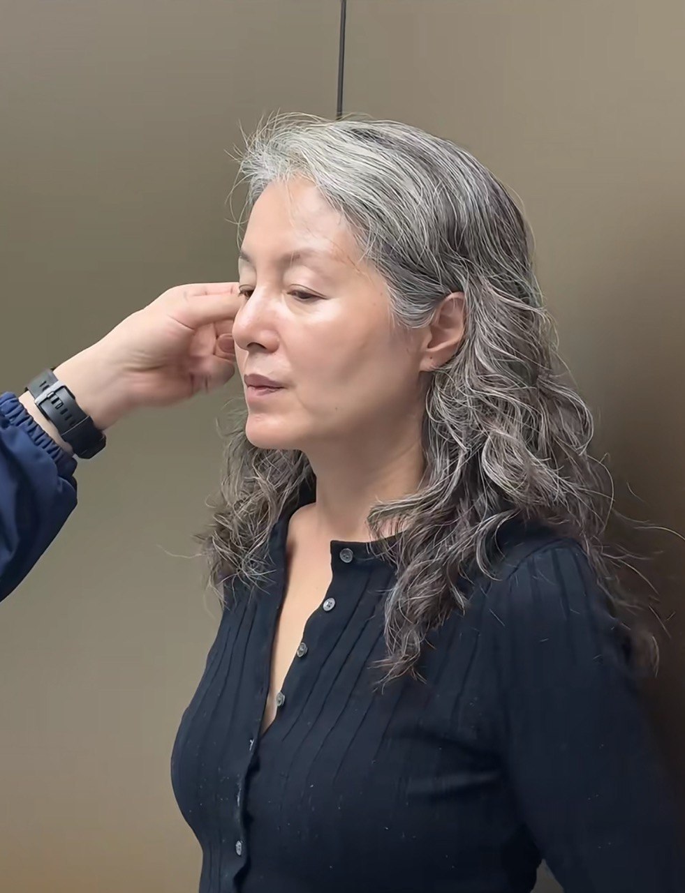 Vlog ngày cuối cùng làm việc của một nhân viên nhà nước gây sốt: Nhan sắc 33 năm trước lên “hot search”