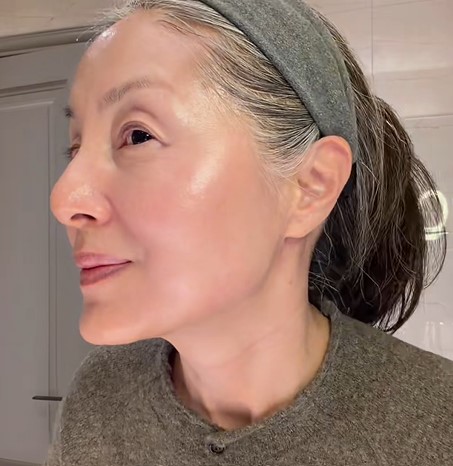 Mặt mộc và góc nghiêng cỡ này.