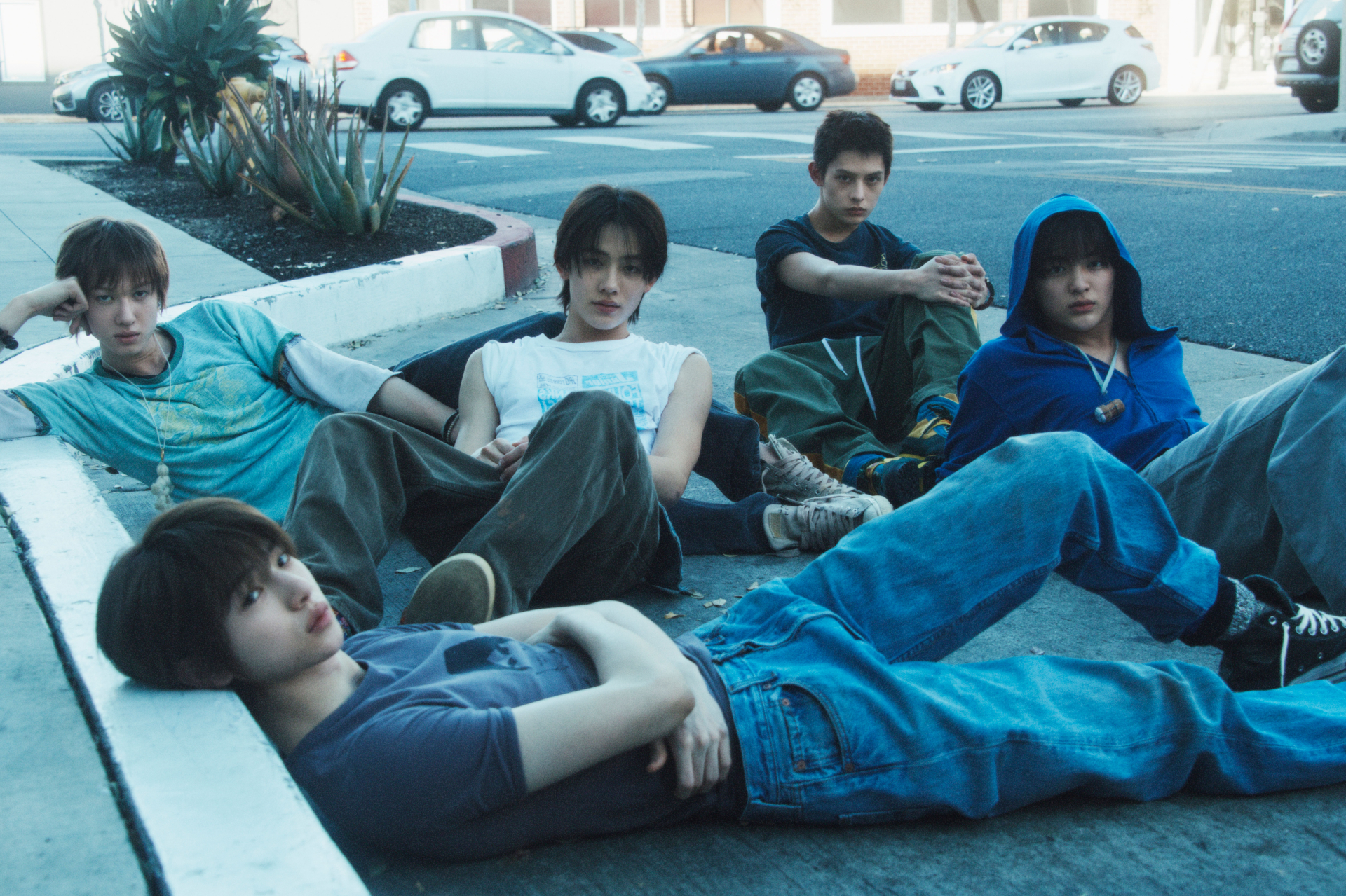 MV REDRED chỉ là mở đường cho era mới của nhóm sau sản phẩm debut, hiện đang được người hâm mộ toàn cầu theo dõi sát sao (ảnh: bighit)