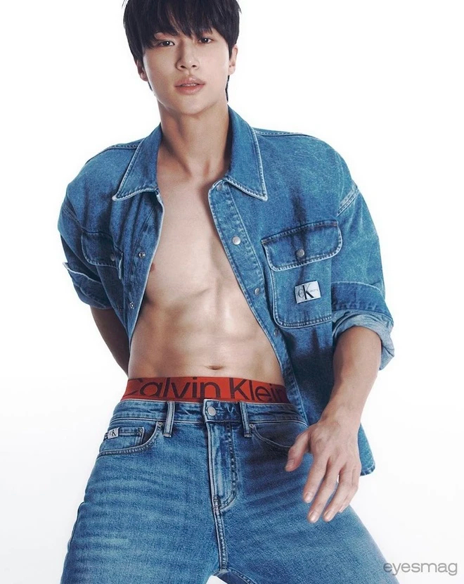 Byeon Woo Seok có visual và body đẹp miễn chê. Ảnh: Instagram