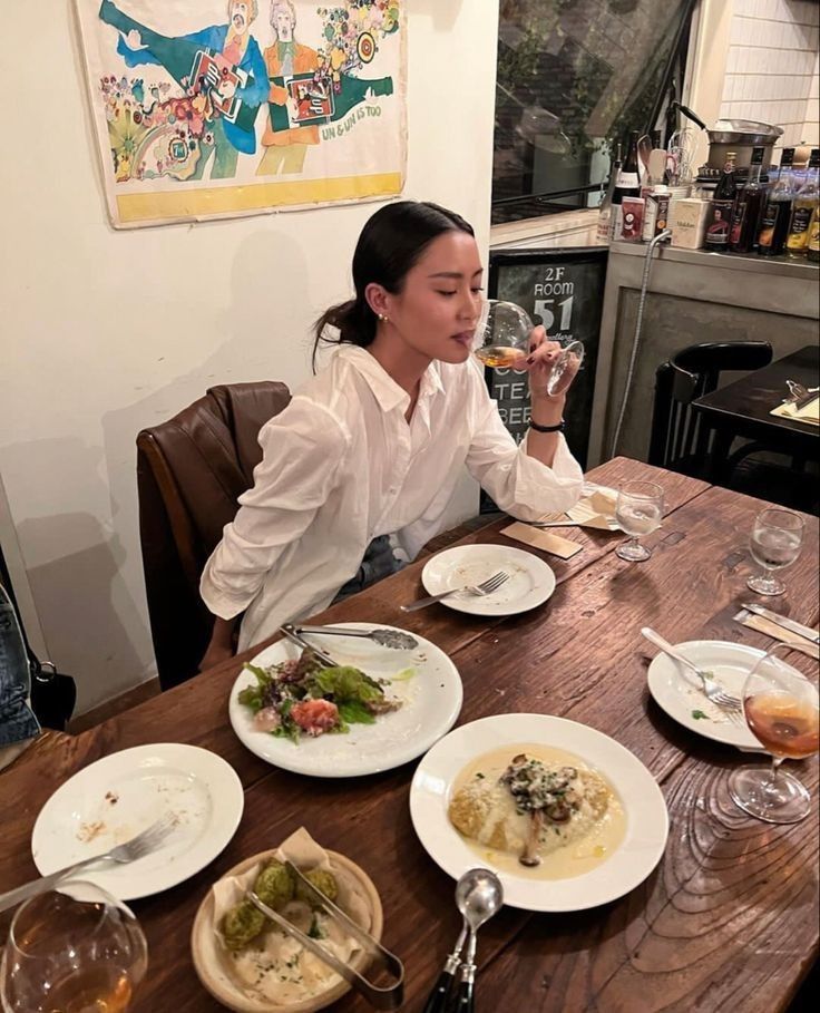 Giải mã trạng thái HENRY của dân công sở ở TP.HCM, Hà Nội: Thu nhập 50-70 triệu/ tháng nhưng chưa giàu