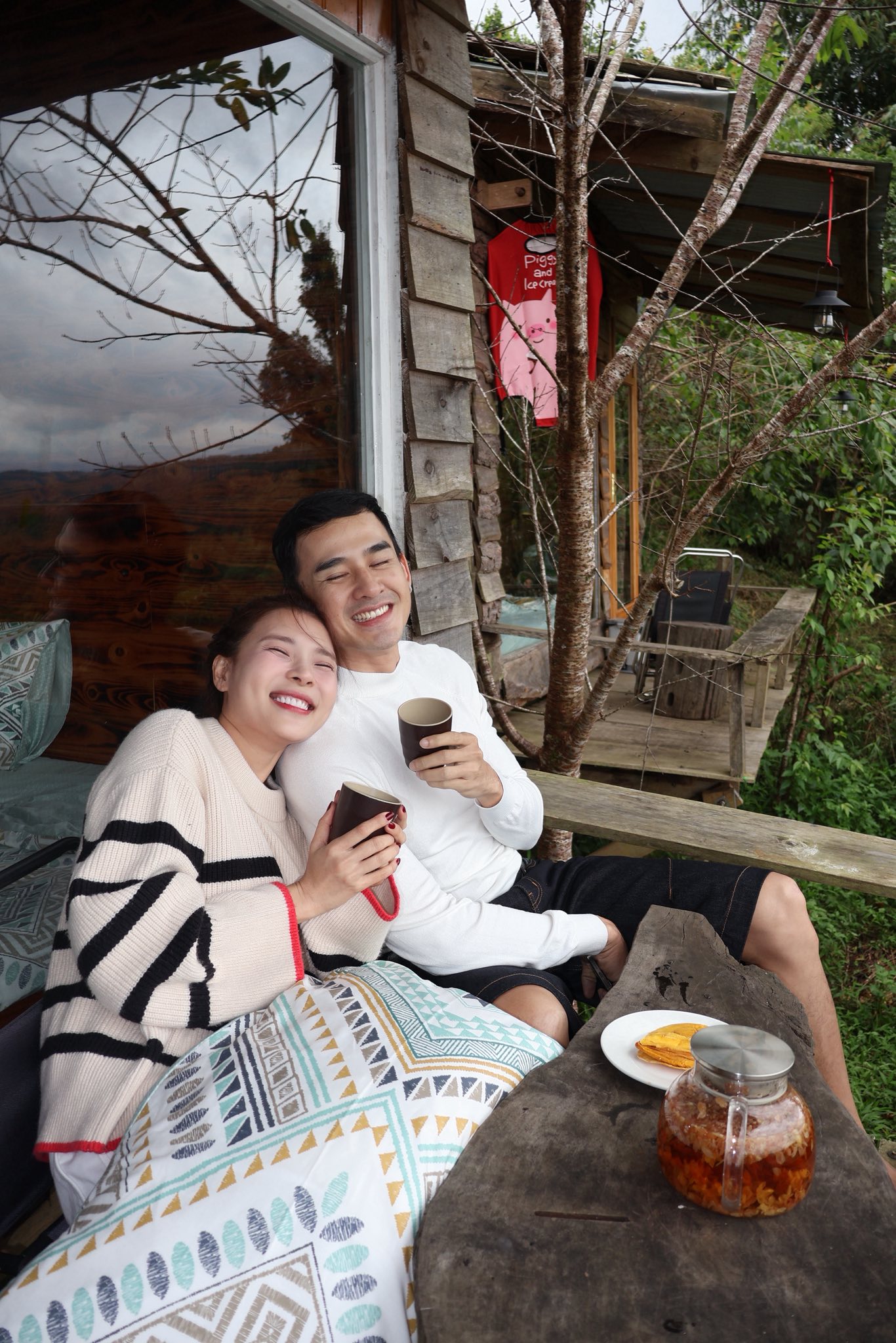 Nữ diễn viên cho biết cả hai dù êm ấm nhưng thường xuyên đối diện với những tin đồn trục trặc 