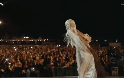 Lisa như thiên thần hạ phàm ở Coachella 