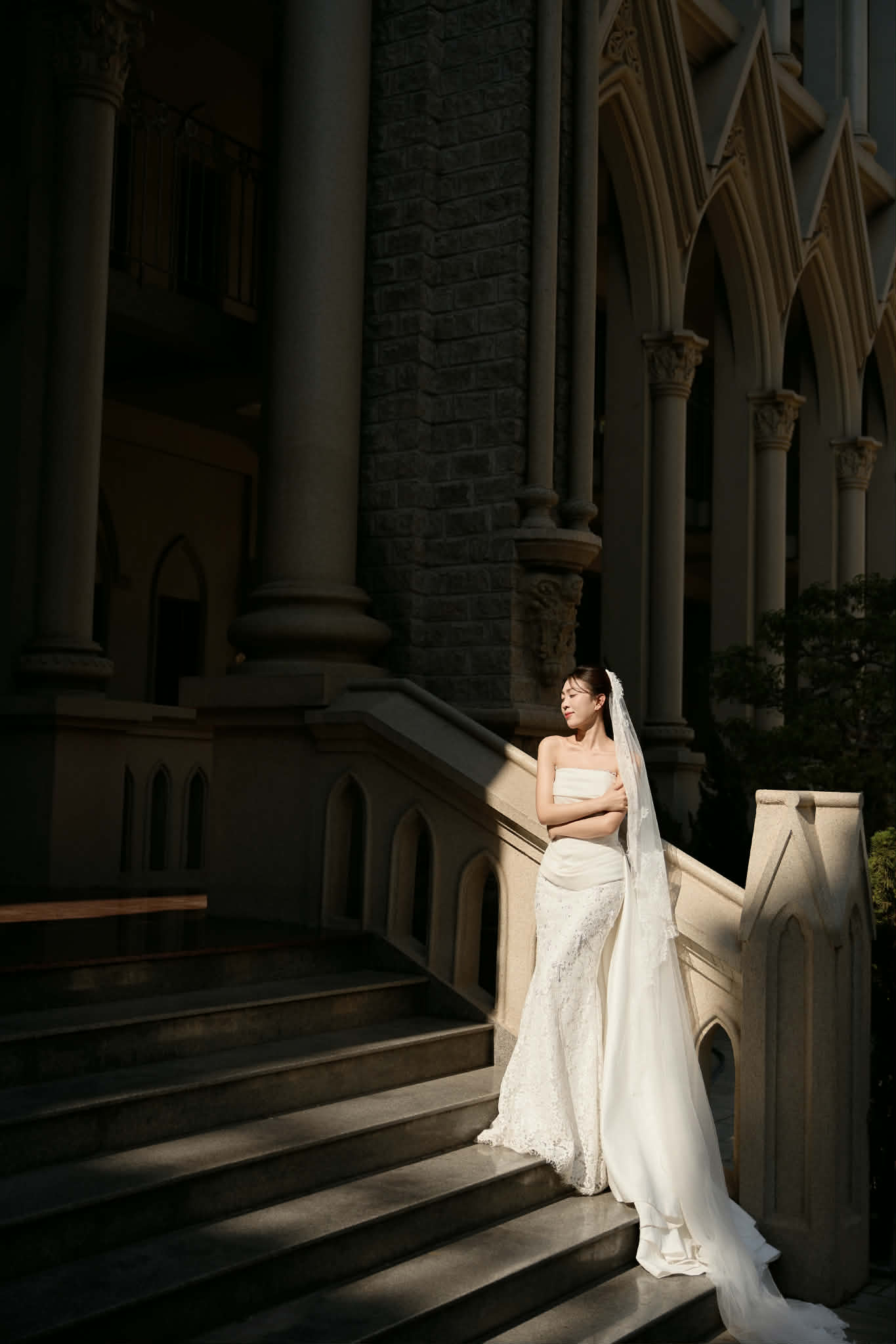 Cô dâu Hồng Thắm