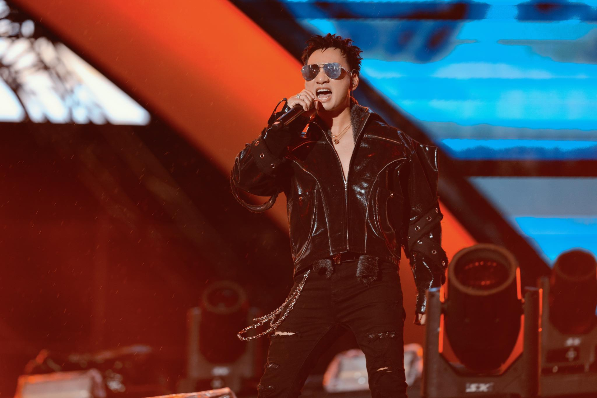 Thành Trung tham gia Anh Trai Vượt Ngàn Chông Gai. 