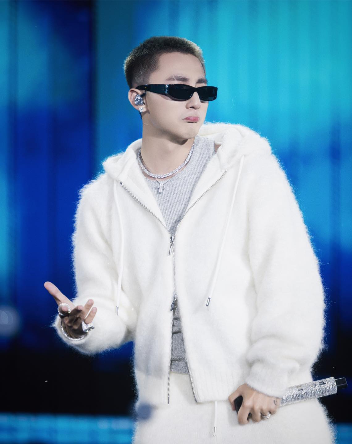 Trong hơn một thập kỷ hoạt động, Sơn Tùng không chỉ tạo ra loạt hit quốc dân mà còn thay đổi cách vận hành của thị trường (ảnh: FBNV)