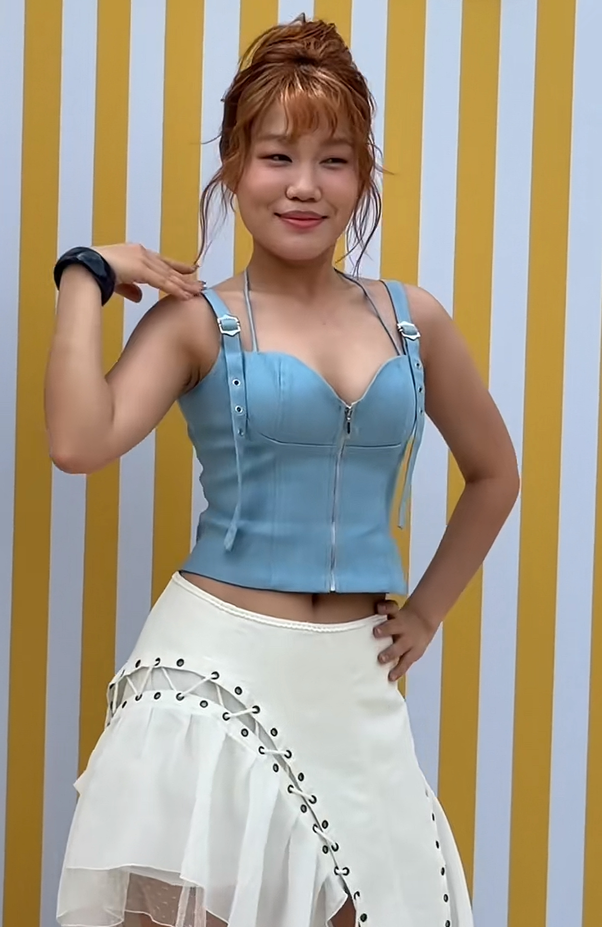 Lê Thụy có sự thay đổi về vẻ ngoài, song netizen vẫn cho rằng 