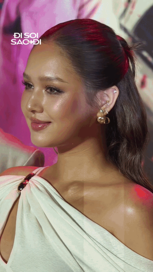 Zoom cận nhan sắc của Xoài Non với làn da nâu cực đẹp