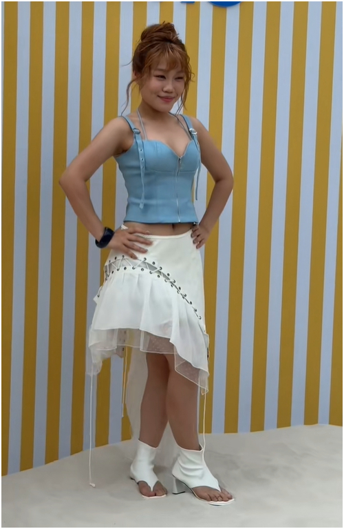 Quá khó để khen Lê Thuỵ “cô cô nớt” ở hiện tại