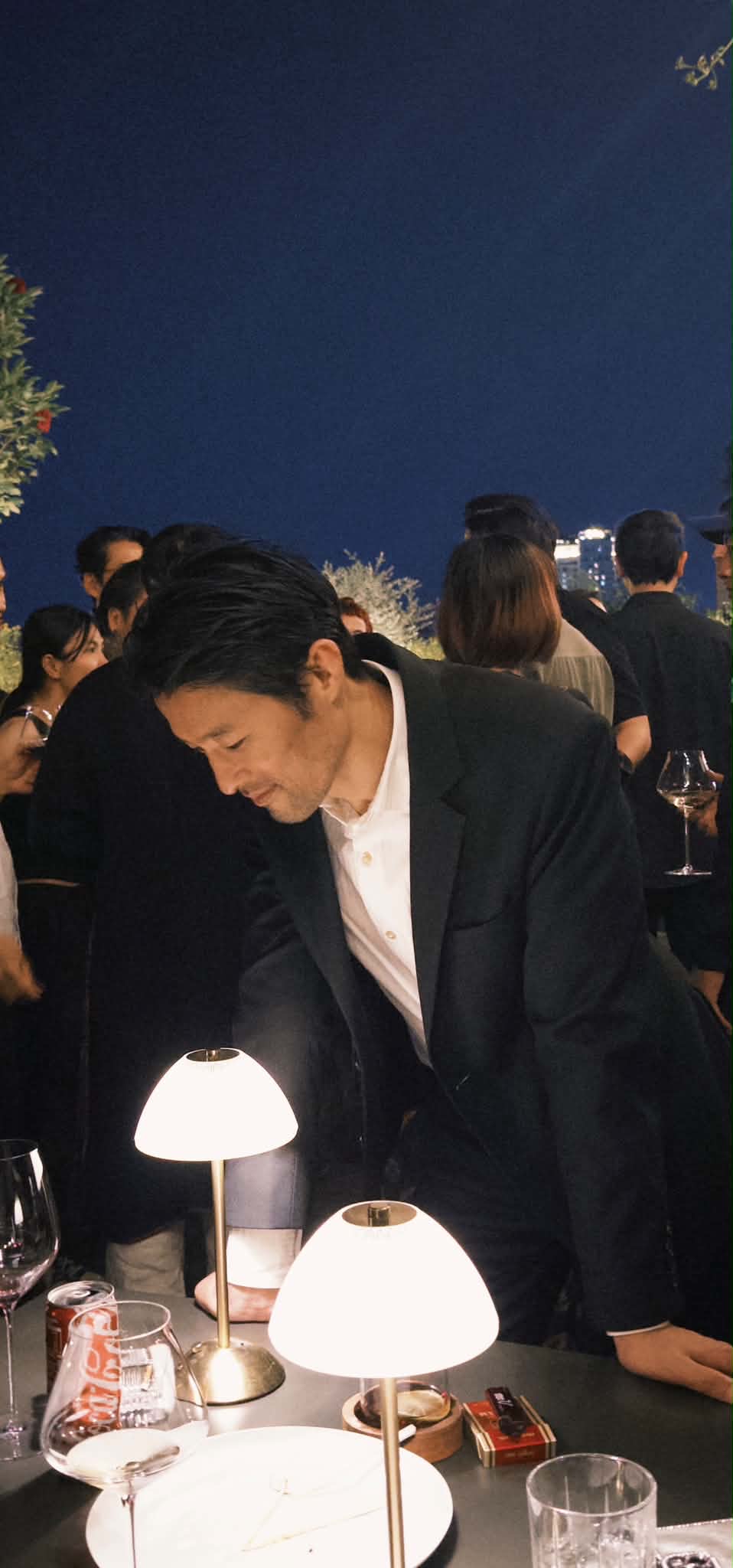 “Johnny Trí Nguyễn và người yêu” lên hot search