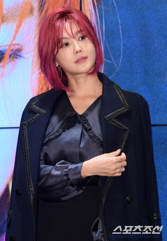 Solbi từng suy sụp, nghĩ quẩn vì tin đồn nhạy cảm. Ảnh: Naver