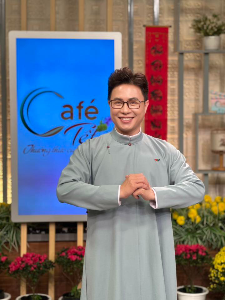 MC Lê Anh là gương mặt quen thuộc trên Café Sáng