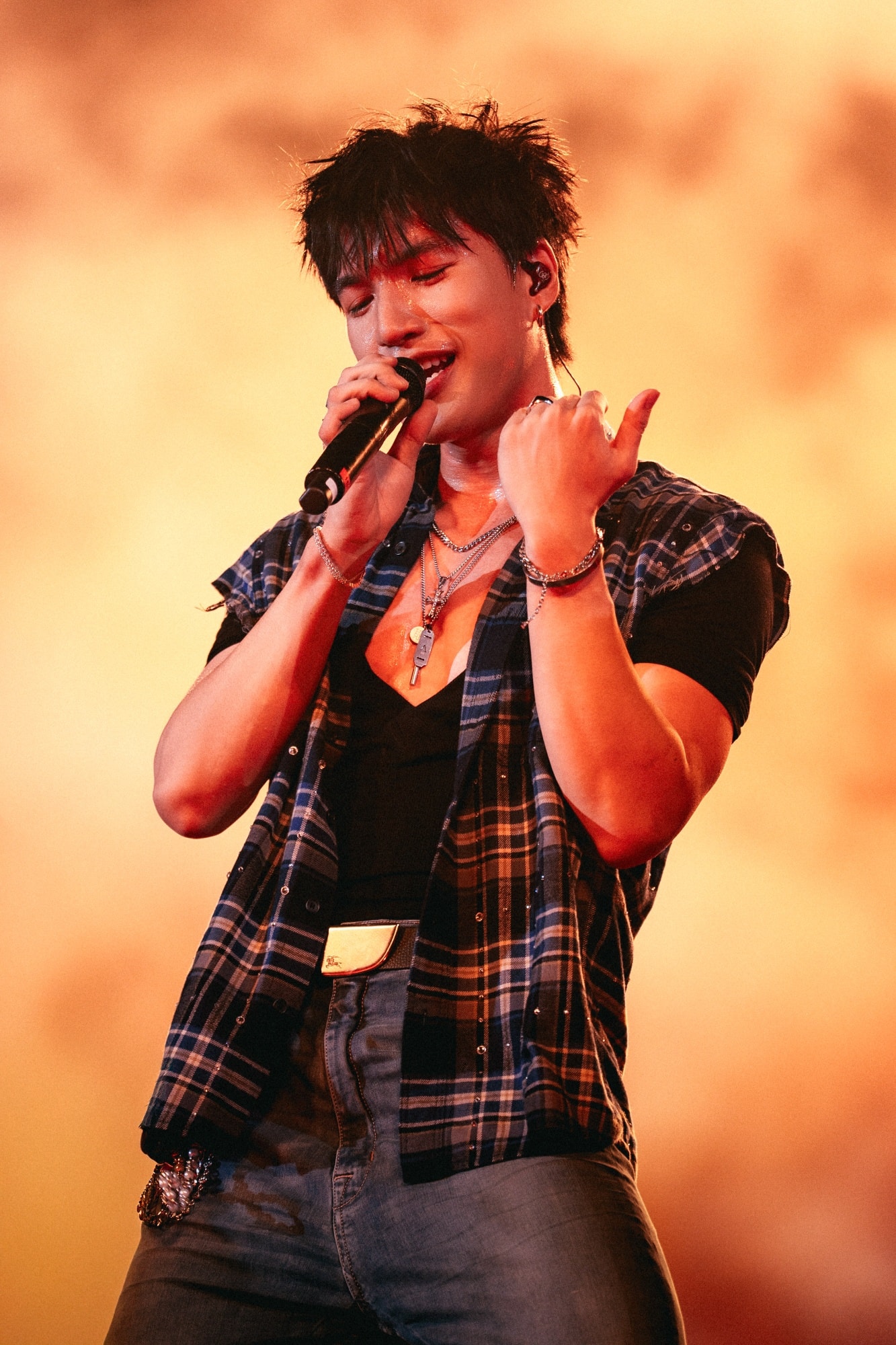 HIEUTHUHAI ở tuổi 24 để tâm với định kiến, và tuổi 27… vẫn thế