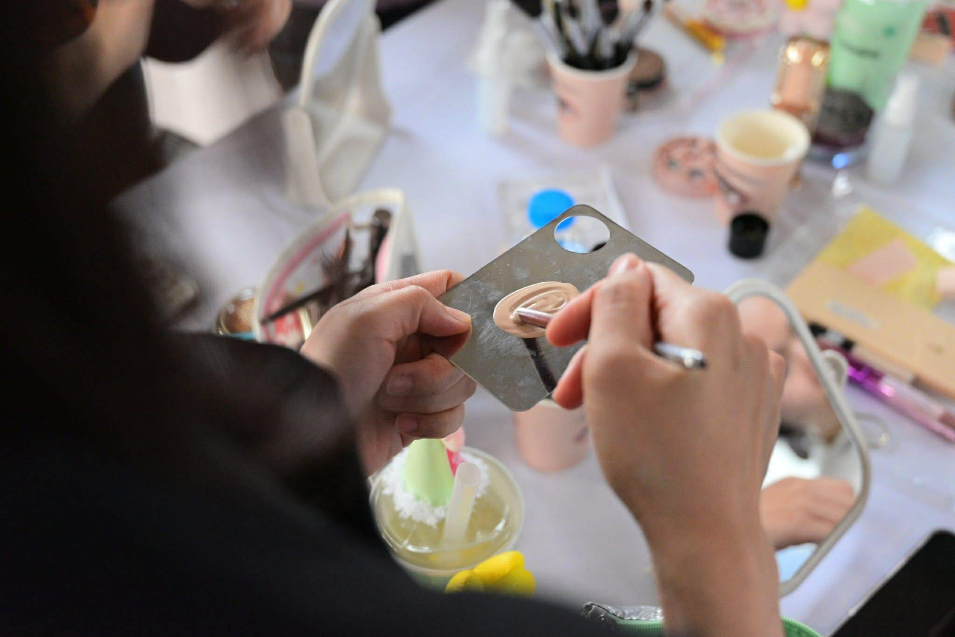 Nhu cầu học makeup cá nhân của hội chị em tăng mạnh dịp trước kỳ nghỉ lễ dài ngày