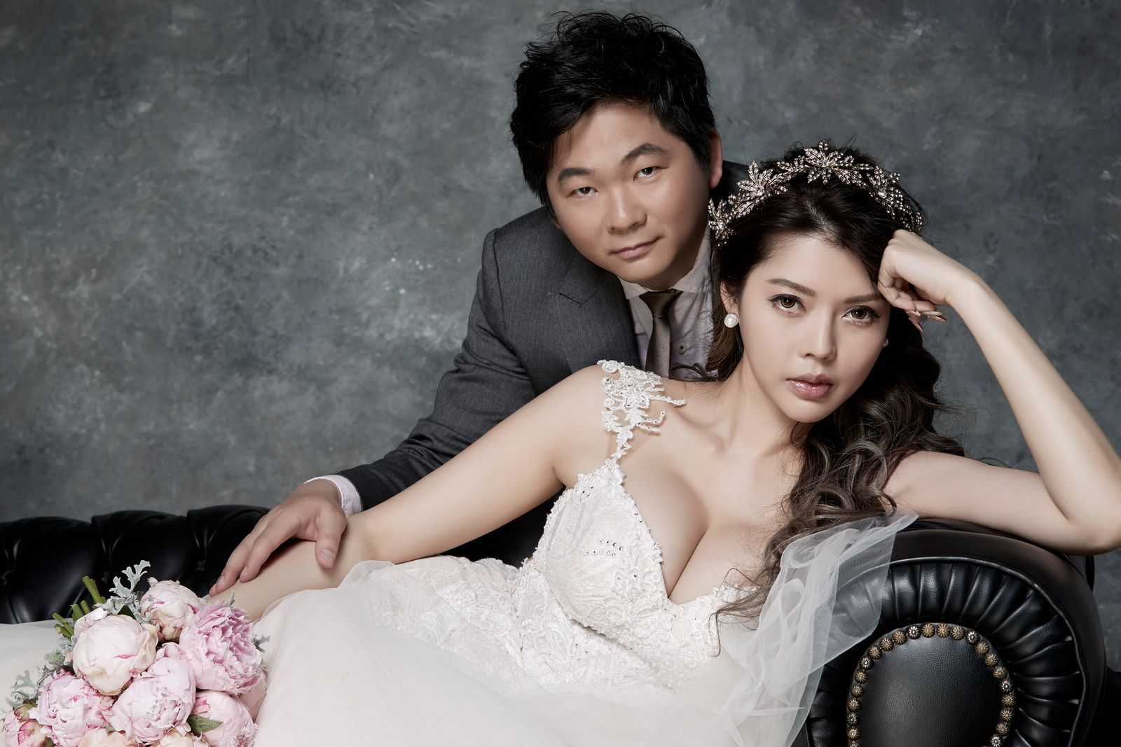 Ân Kỳ cho biết cô cưới chồng vì yêu không phải vì tiền. Ảnh: Vogue Taiwan.