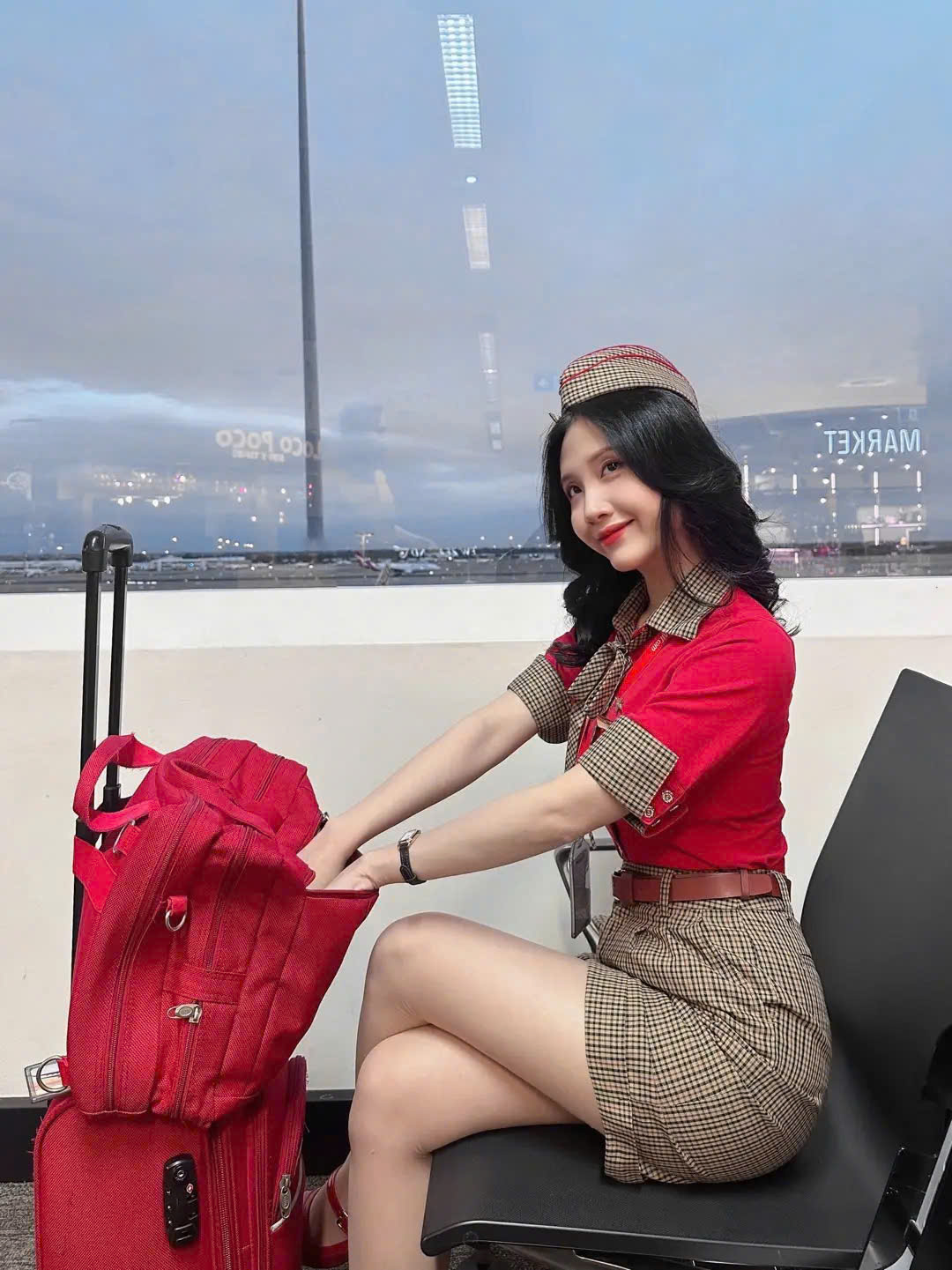 Nghỉ việc tiếp viên hàng không, cô gái TP.HCM kinh doanh nailbox