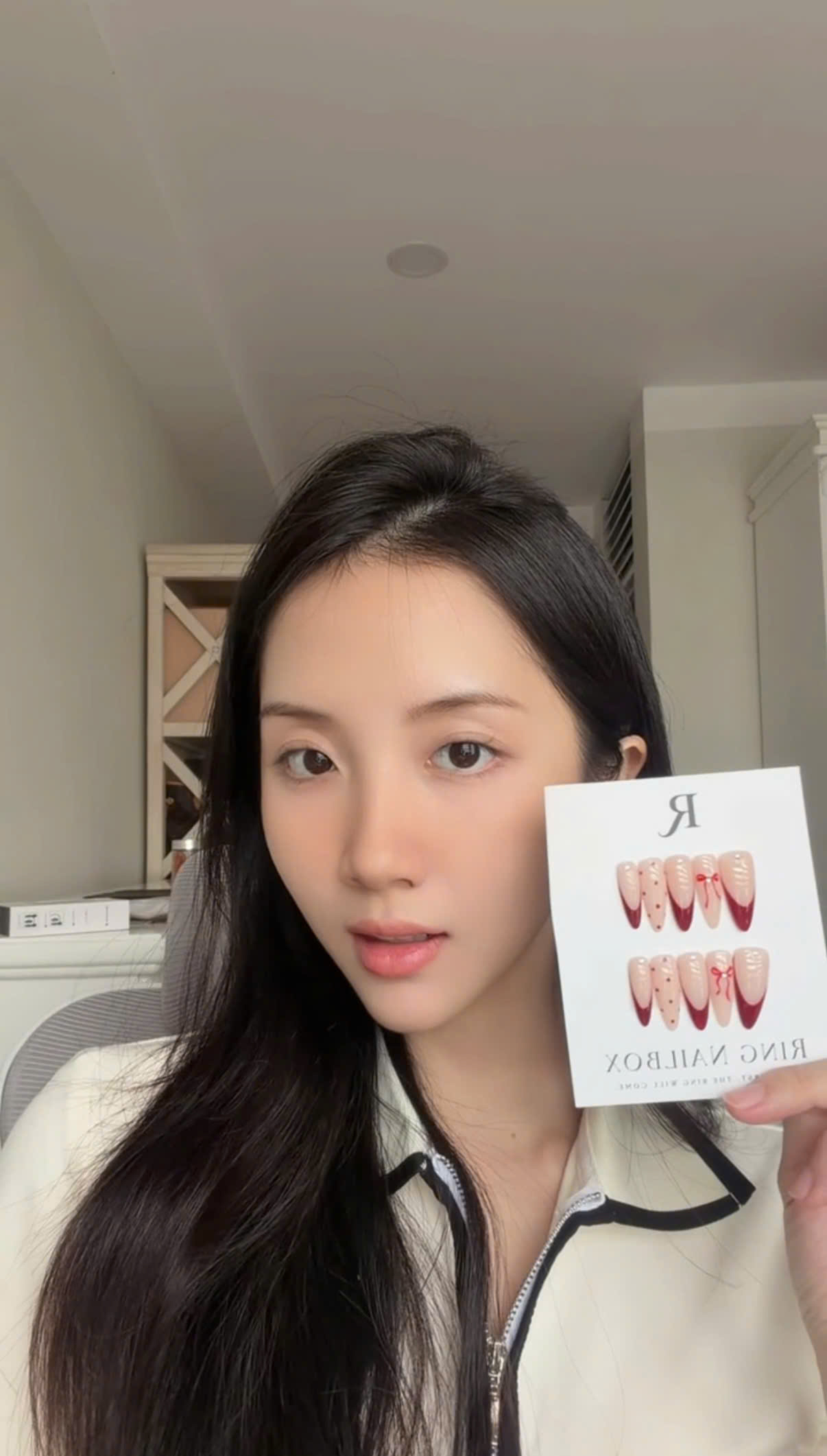 Nghỉ việc tiếp viên hàng không, cô gái TP.HCM kinh doanh nailbox