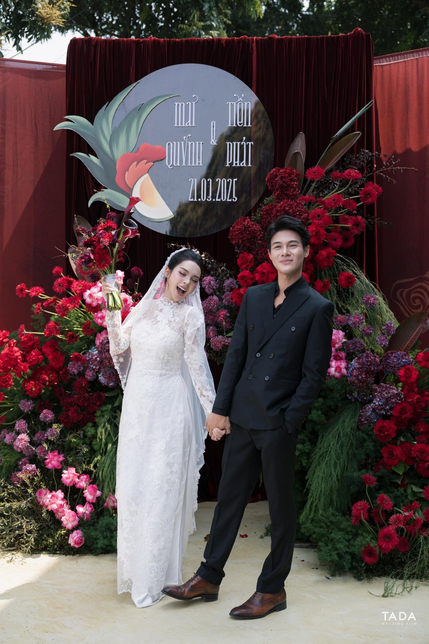 Cả hai đã tổ chức lễ cưới không sính lễ 