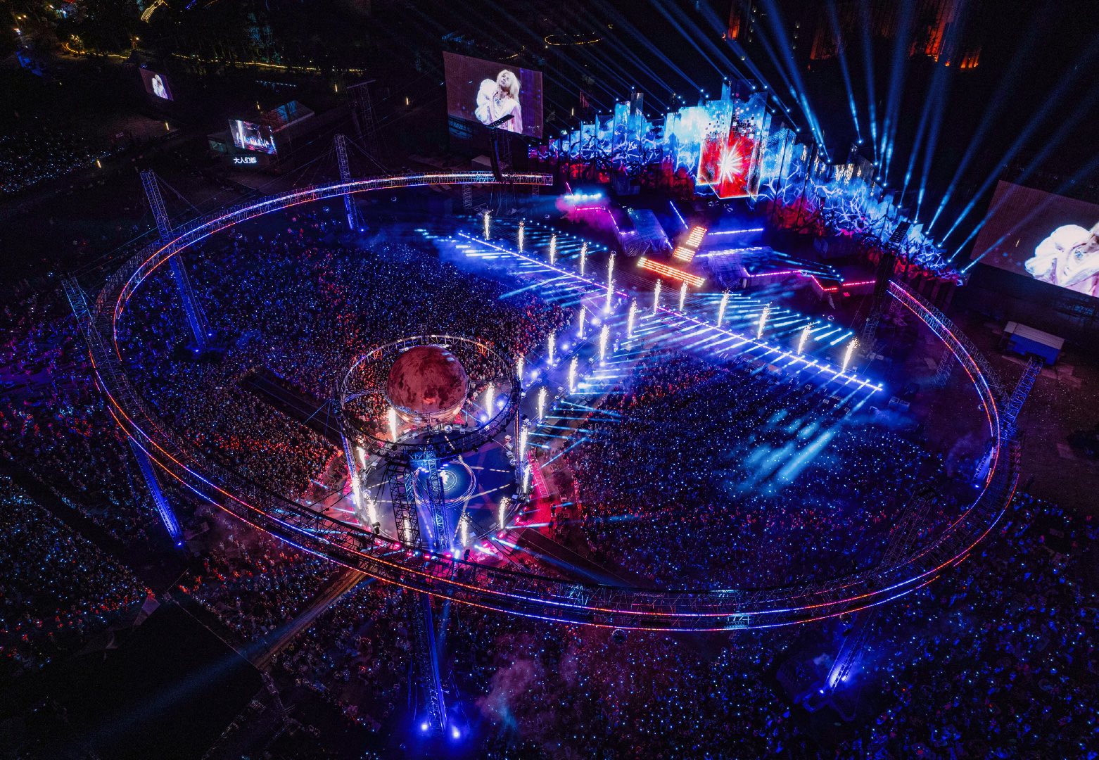 Đình chỉ concert của nam ca sĩ số 1 showbiz, sân khấu trăm tỷ nguy cơ tháo dỡ vì vi phạm quy định cấp phép