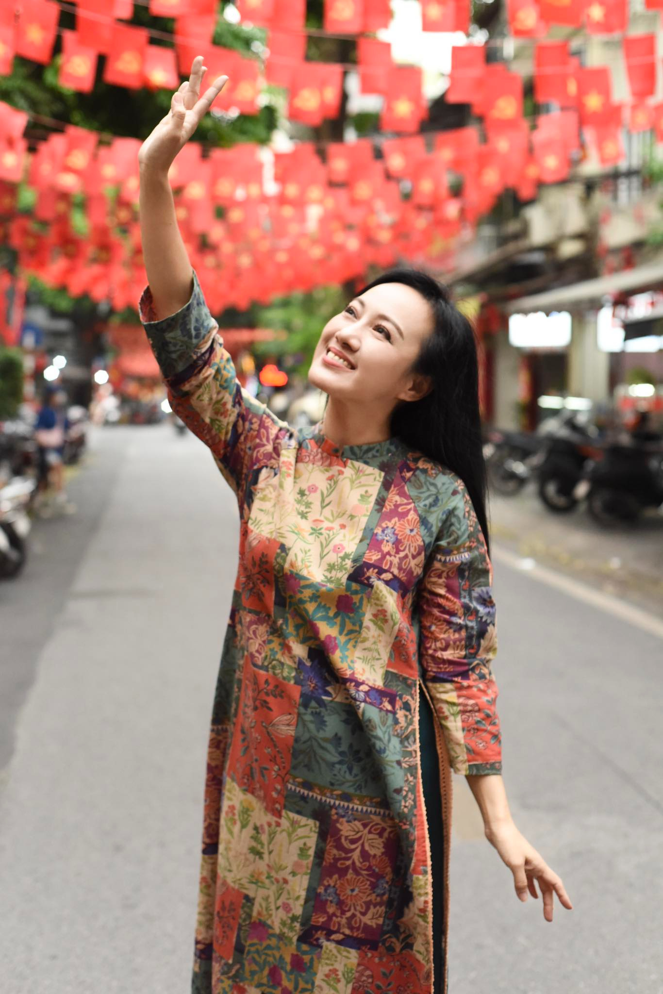 Con gái nhà sáng chế nổi tiếng Việt Nam là BTV thời sự 19h: Tổ ấm giản dị, lần hiếm hoi tiết lộ về chồng