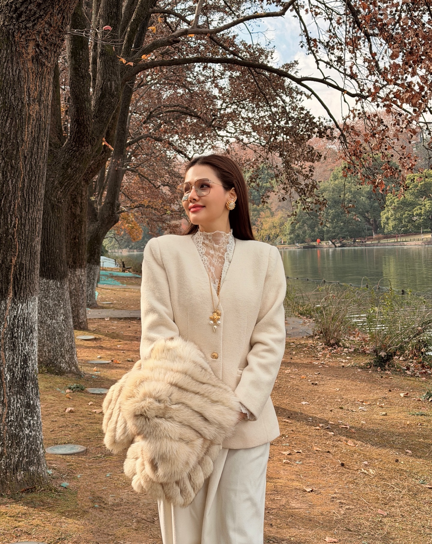 Phanh Lee thường xuyên check-in du lịch 