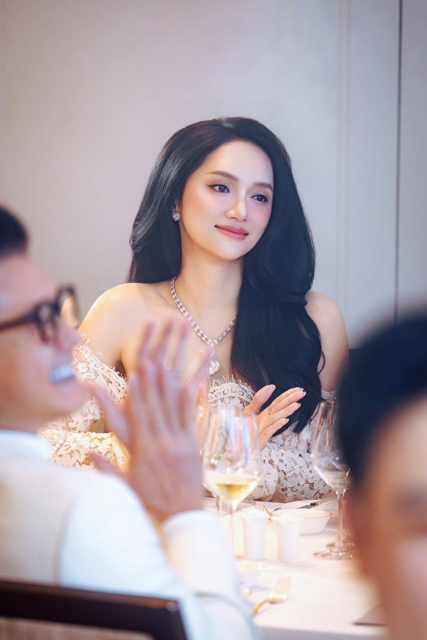 Hương Giang đều đặn xuất hiện ở sự kiện, chỉ đăng ảnh cập nhật cuộc sống riêng 