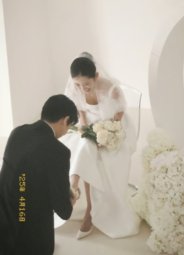 Nhiều khán giả lo lắng khi Choi Joon Hee vẫn quyết cưới anh Kim làm chồng cho bằng được. Ảnh: Nate