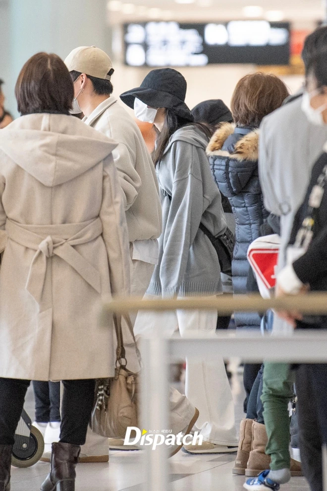 Dispatch tung ảnh cặp đôi hẹn hò cách đây 4 năm. Ảnh: Dispatch